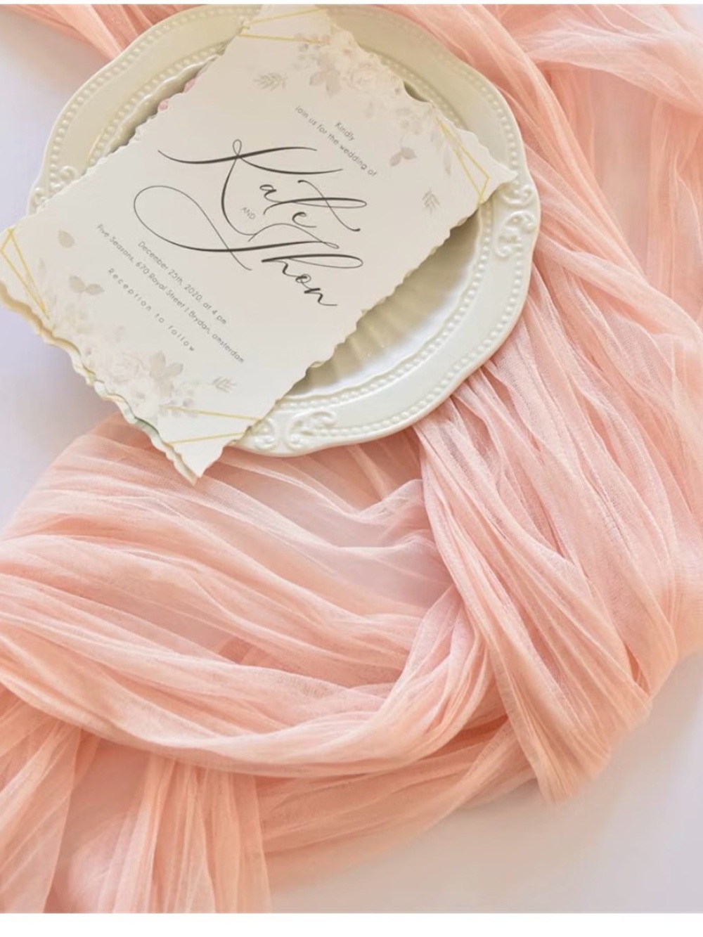 9 Soft Sheer table runners in light peach